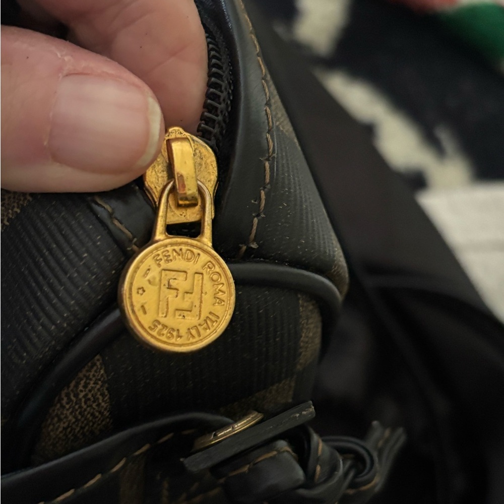 Vintage Fendi pecan checked Crossbody Bag with Brown strap. - Picture 4 of 14